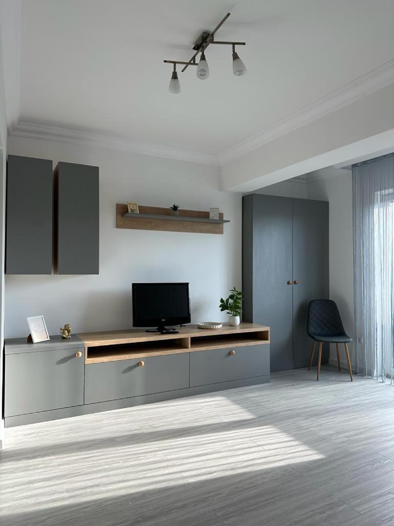 Cozy Holidays In Center Of Suceava Esplanada Ngoại thất bức ảnh