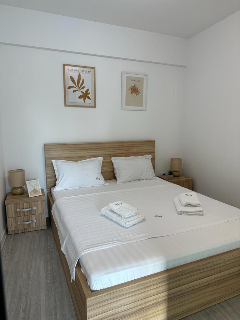 Cozy Holidays In Center Of Suceava Esplanada Ngoại thất bức ảnh